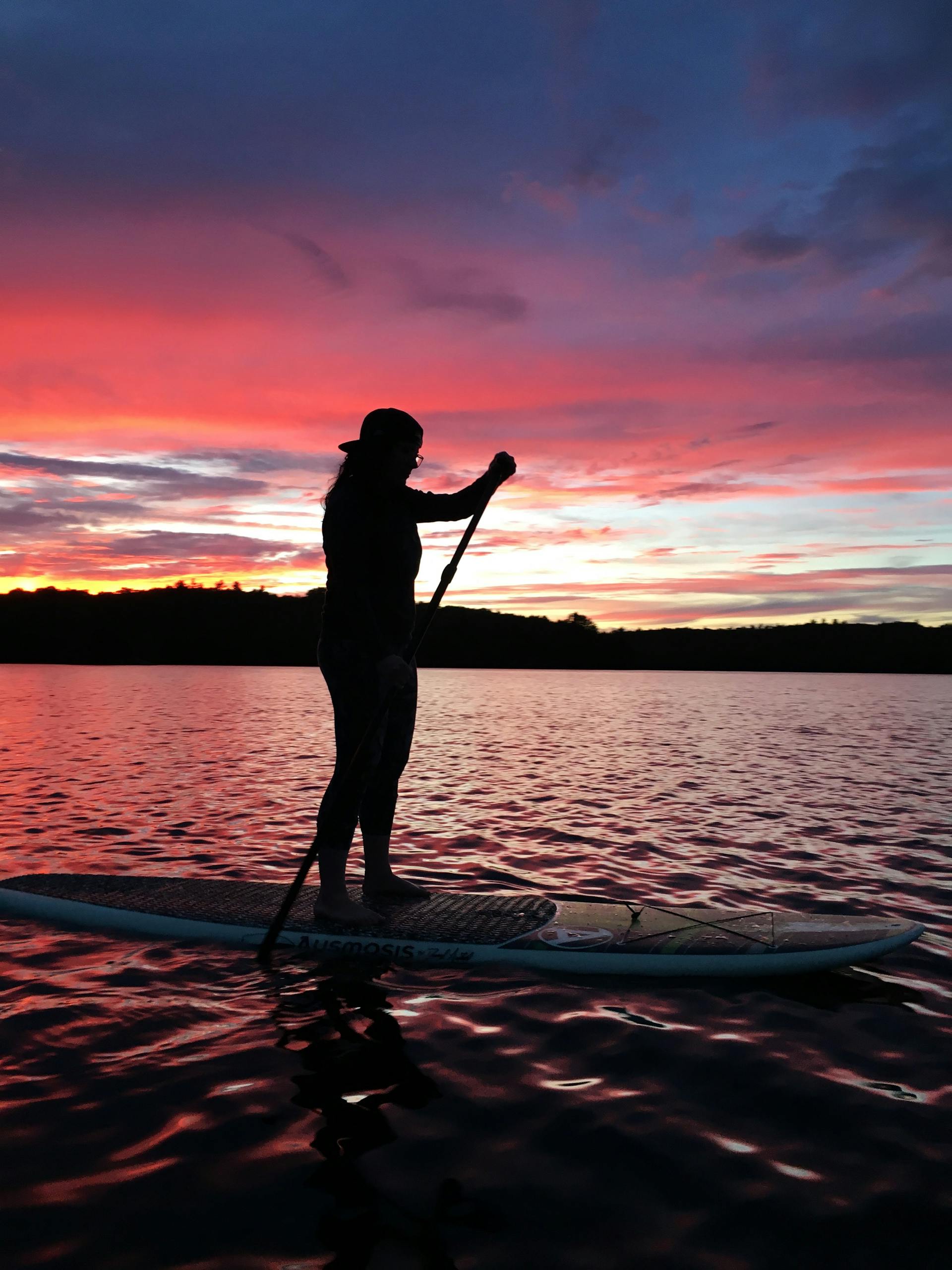 Kayaking vs. Paddleboarding: Which Water Sport Is Right for You?